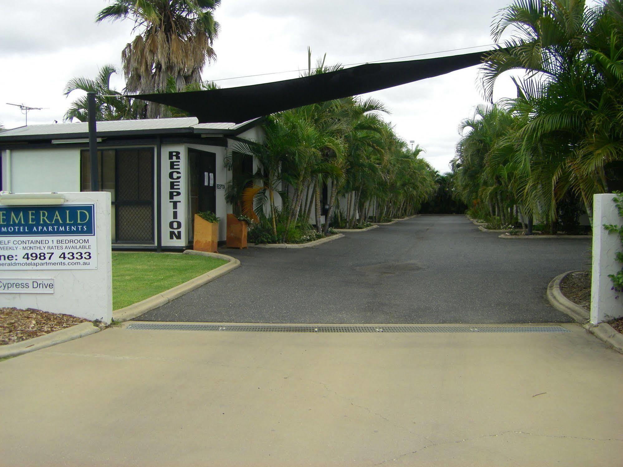 Emerald Motel Apartments Exterior photo